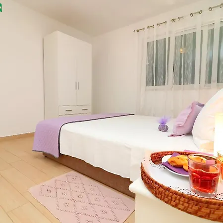 Lavanda Korcula فيلة زافالاتيكا