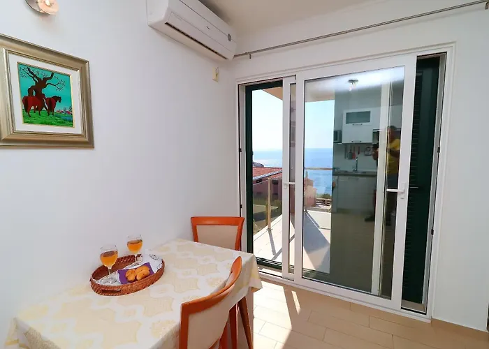 Lavanda Korcula Villa Zavalatica